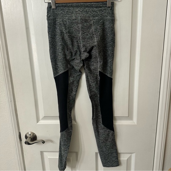 BEYOND YOGA Midi Space Dye Colorblock Black Zip Ankle Leggings, XS - Picture 3 of 5